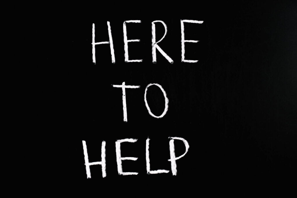 Describe someone you know who often helps others IELTS CUE CARD Describe someone you know who often helps others IELTS CUE CARD